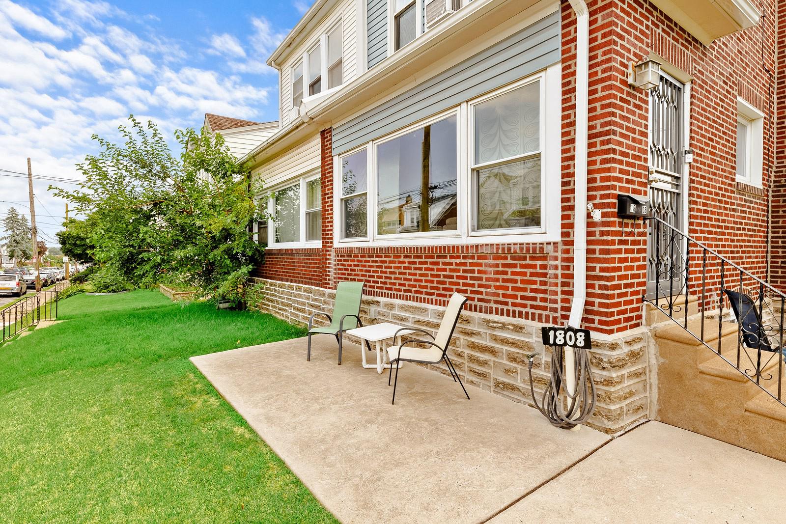 1808 Lansing St Property Photo 5