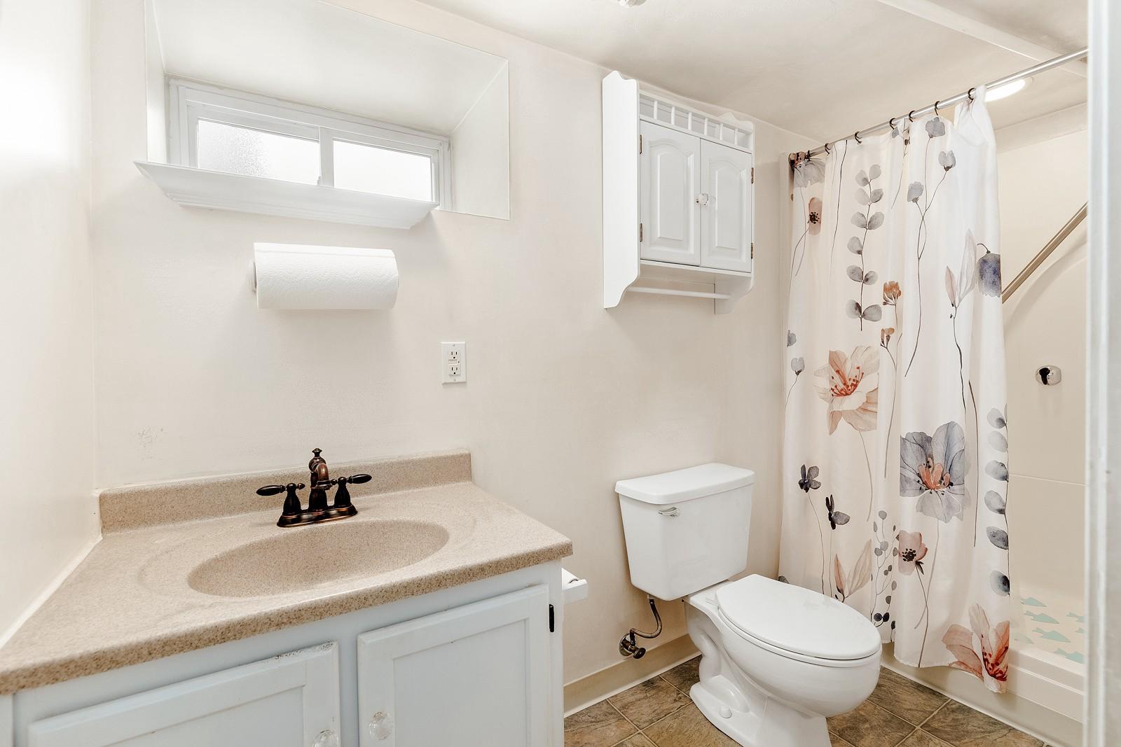 1808 Lansing St Property Photo 25