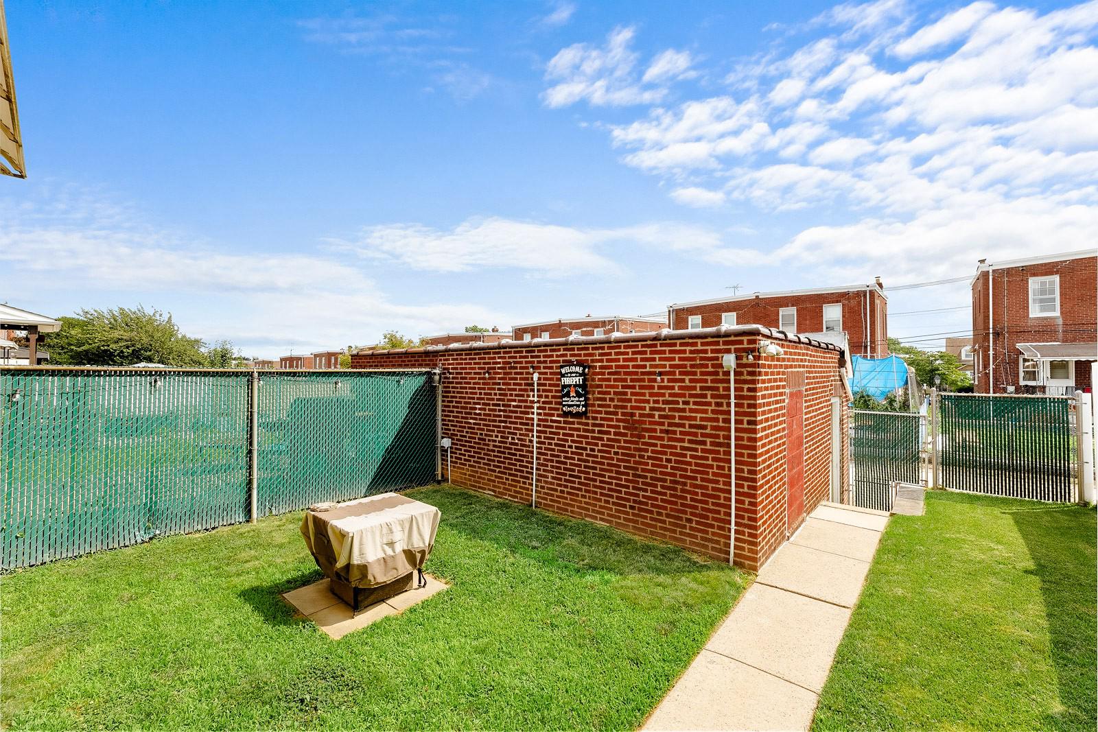 1808 Lansing St Property Photo 29