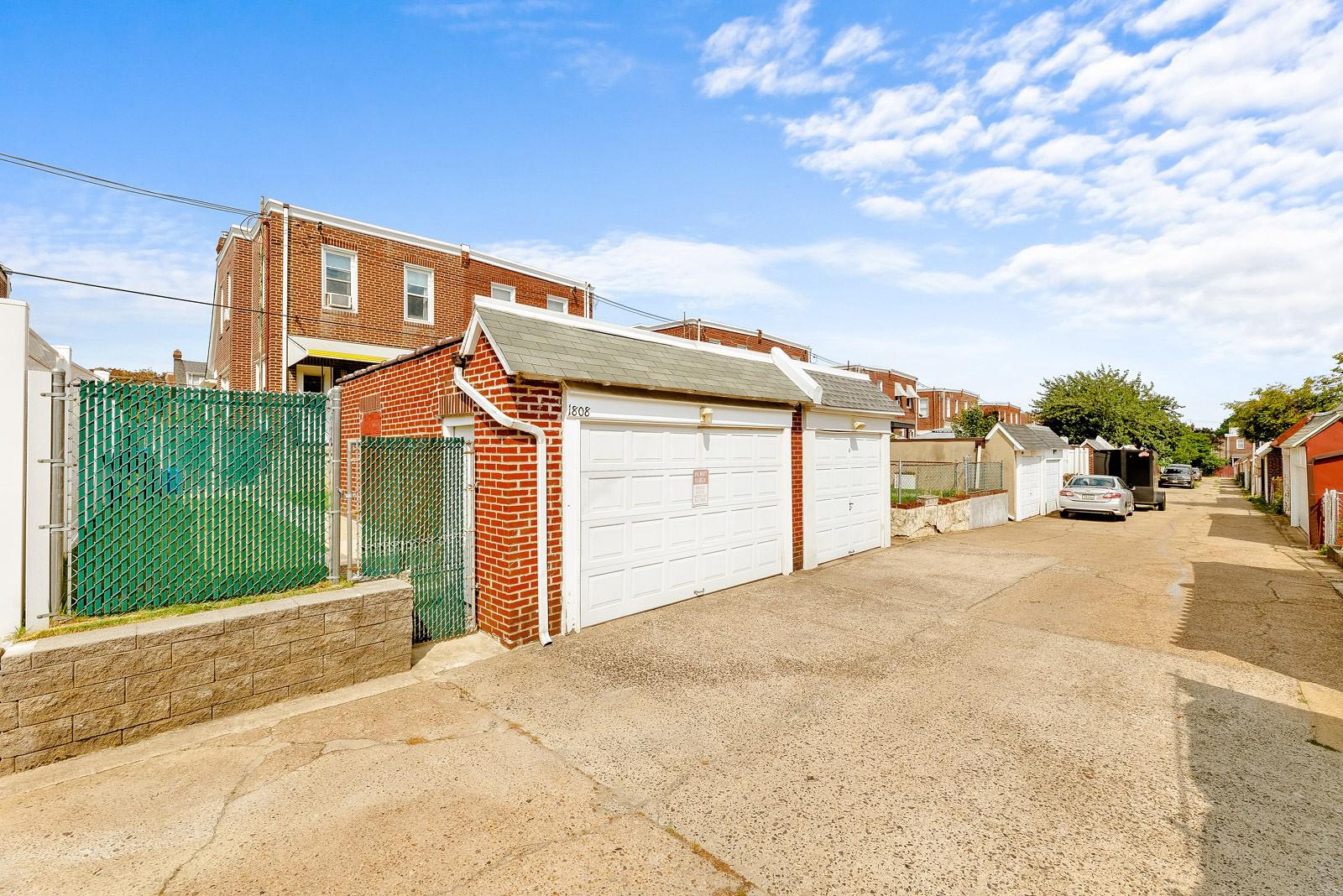 1808 Lansing St Property Photo 31