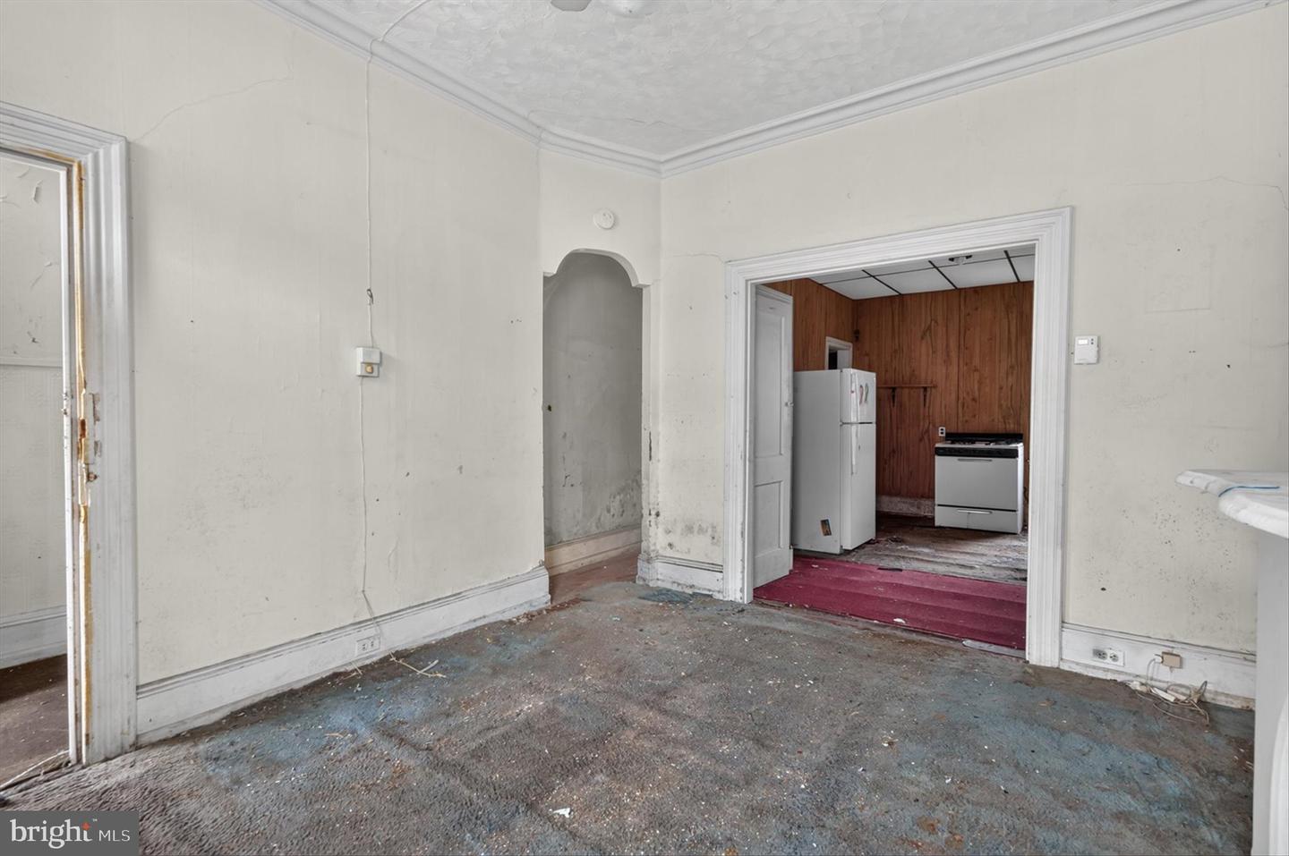 2911 W Susquehanna Ave Property Photo 4