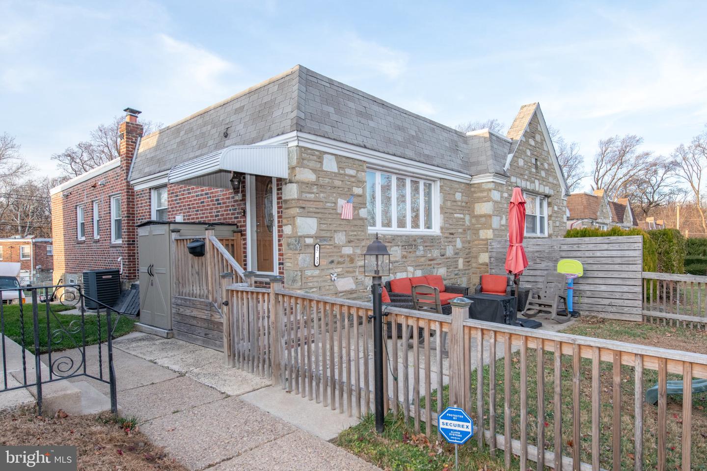 8734 Frontenac St Property Photo 1