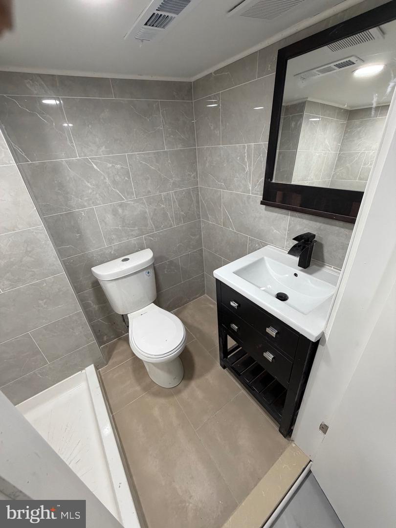 24 S Sickels St Property Photo 3