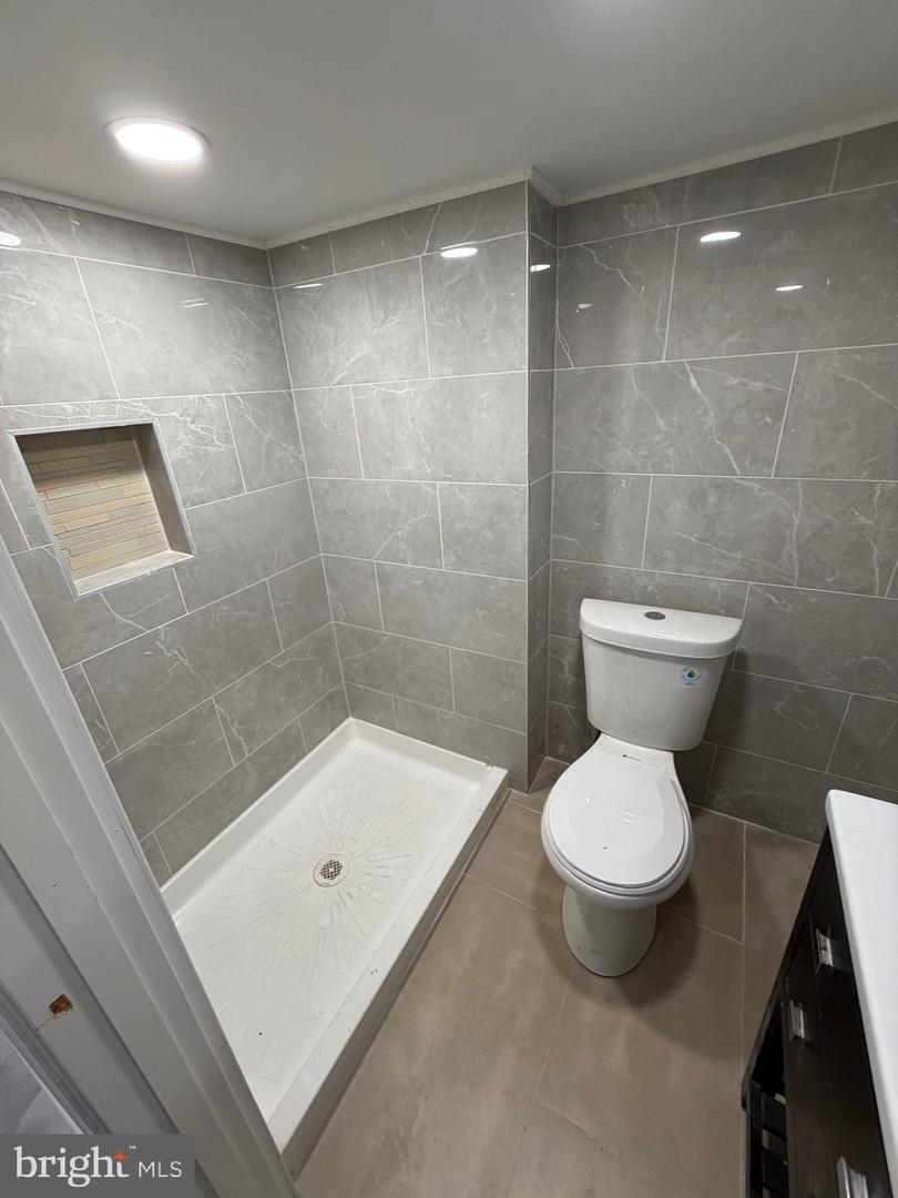 24 S Sickels St Property Photo 4