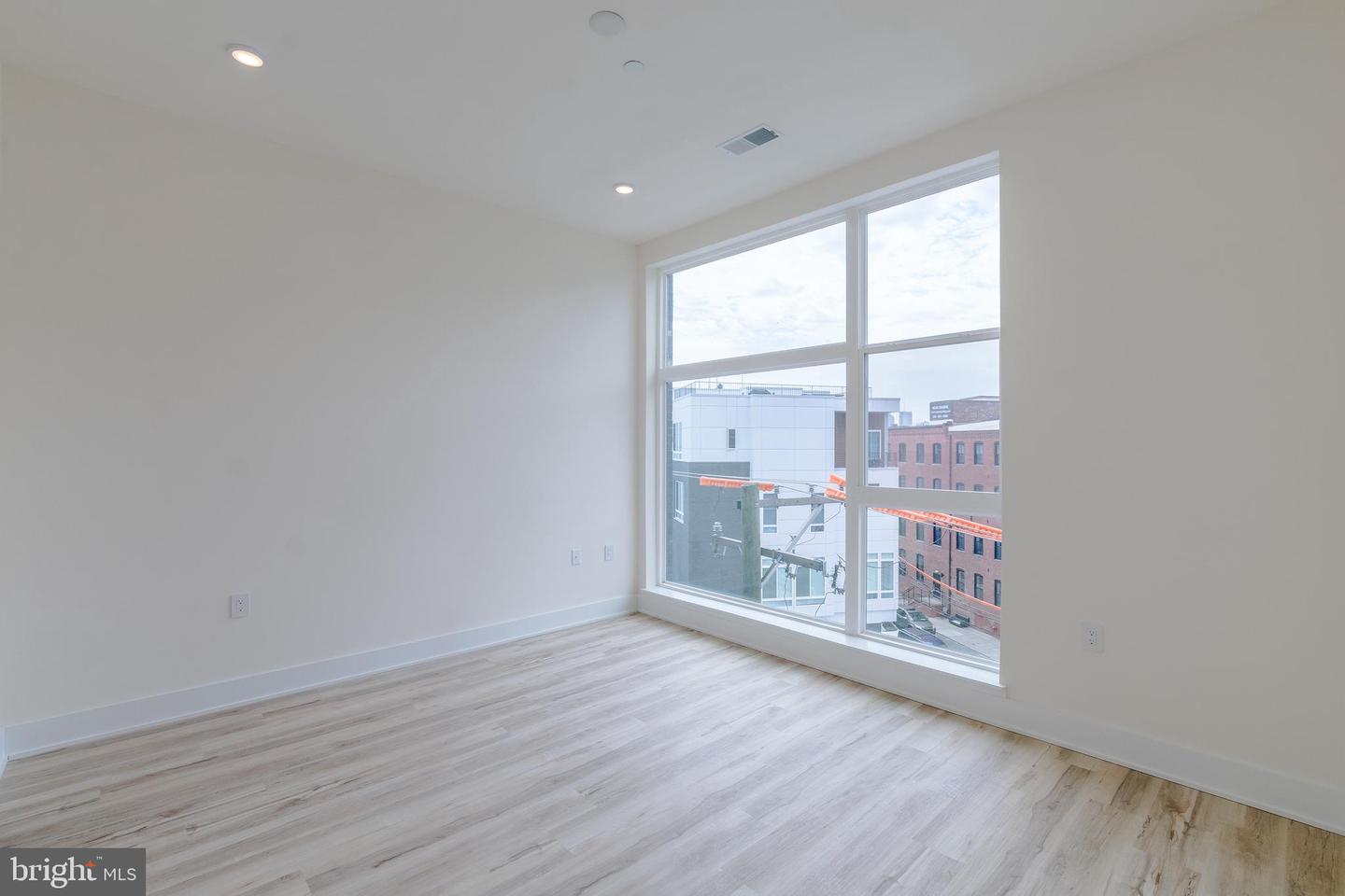 1129 Germantown Ave #unit 4c Property Photo 10