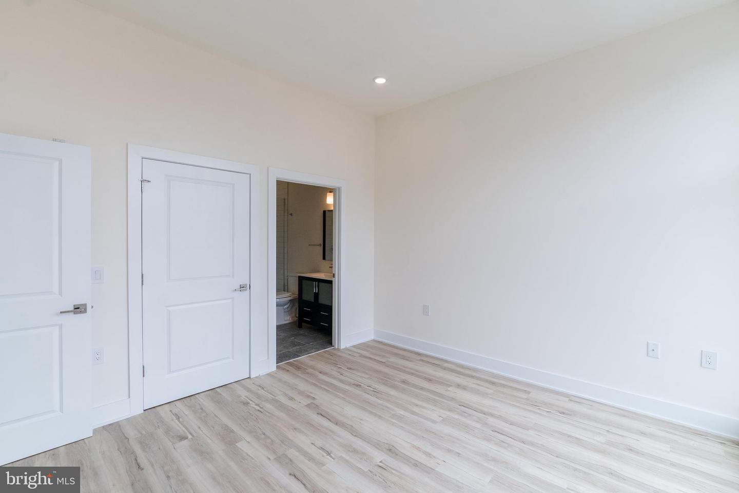 1129 Germantown Ave #unit 4c Property Photo 12
