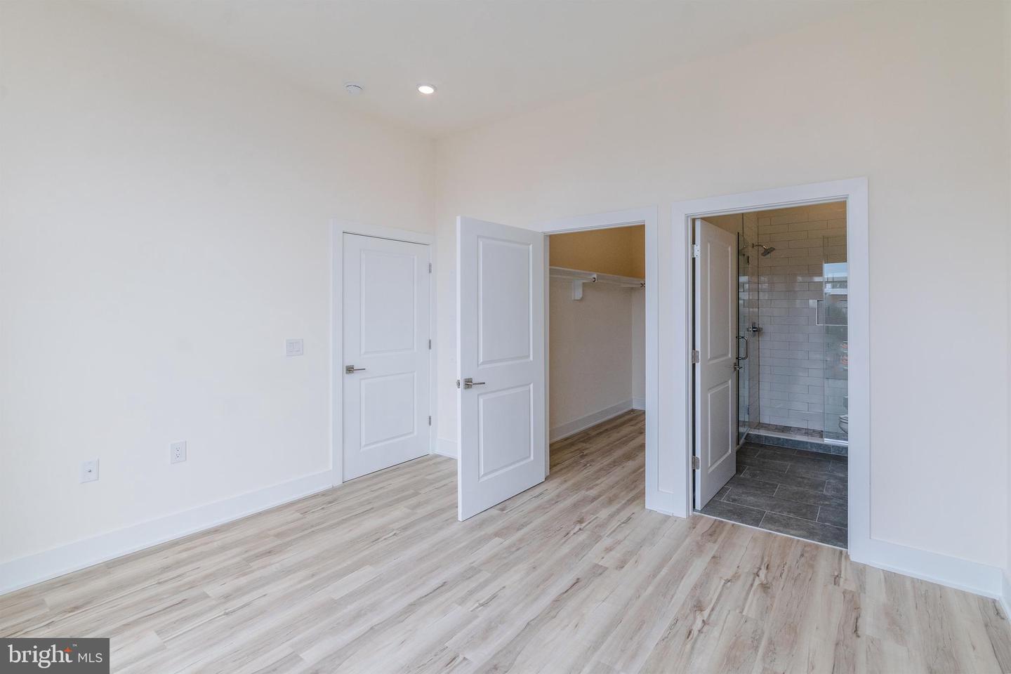 1129 Germantown Ave #unit 4c Property Photo 13