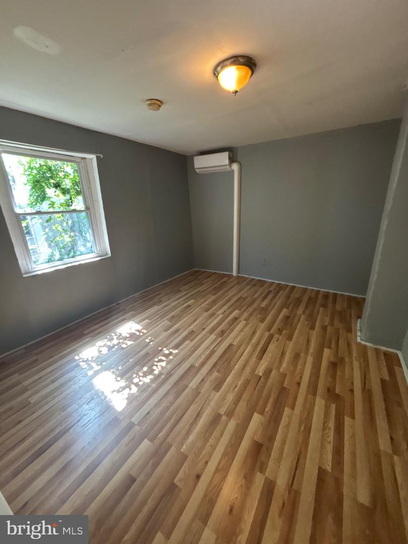 1406 W Pacific St Property Photo 10