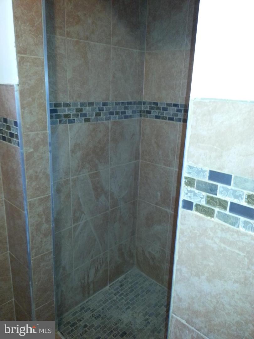 211 S 45th St Property Photo 6