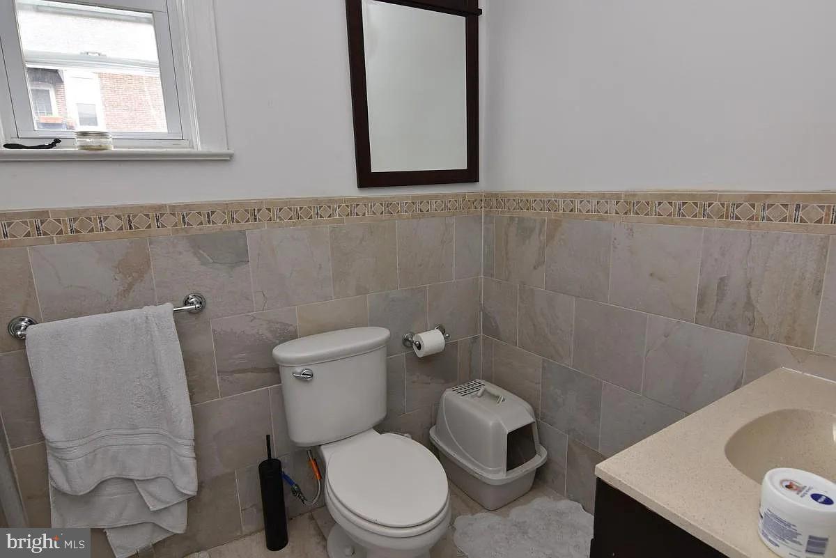 211 S 45th St Property Photo 12