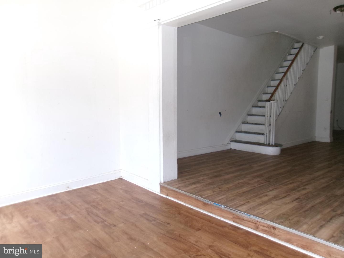 5829 Warrington Ave Property Photo 5
