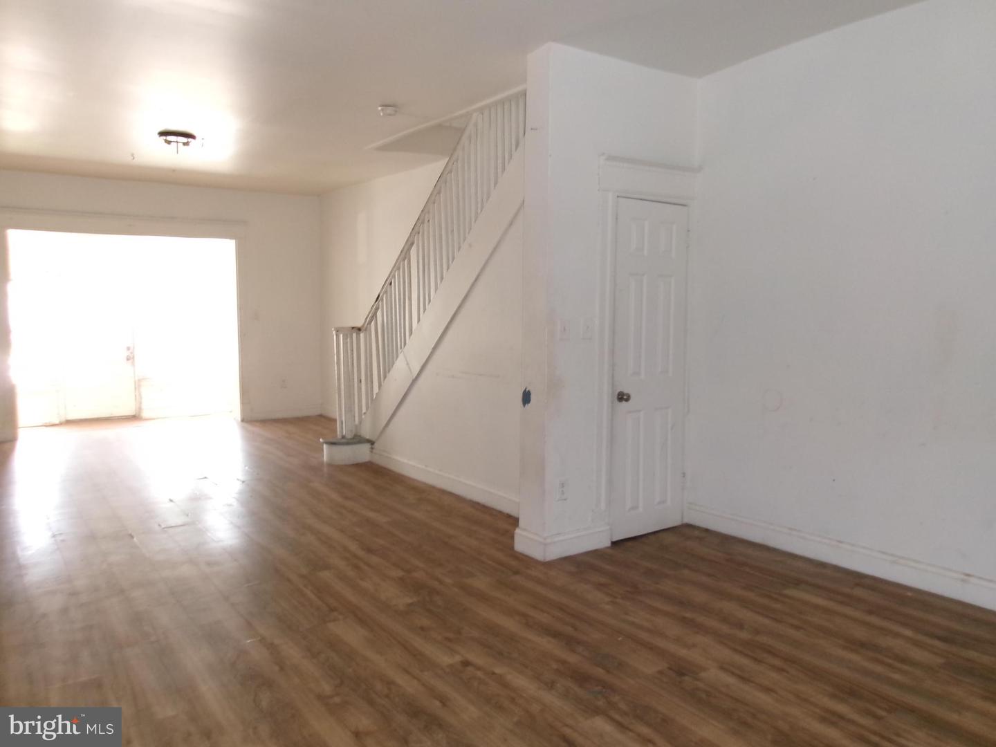 5829 Warrington Ave Property Photo 7