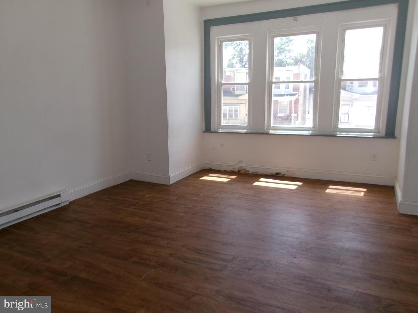 5829 Warrington Ave Property Photo 12
