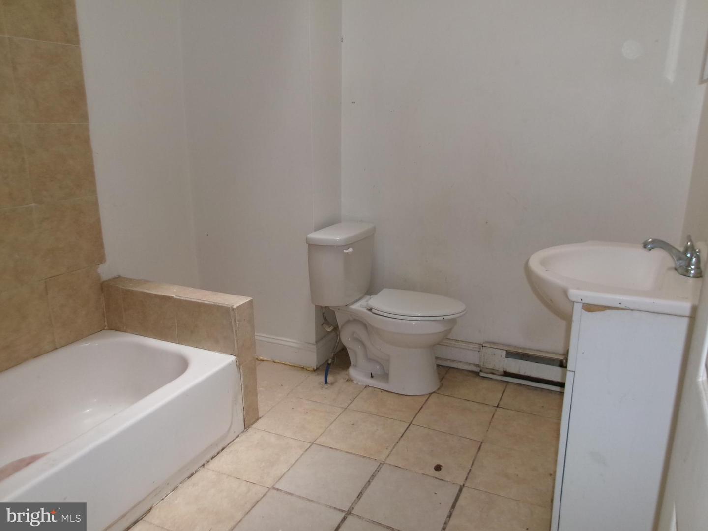 5829 Warrington Ave Property Photo 16