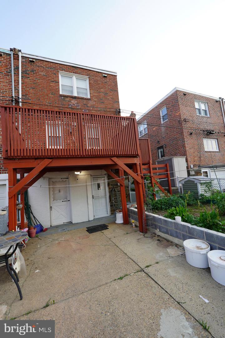 1121 Brighton St Property Photo 7