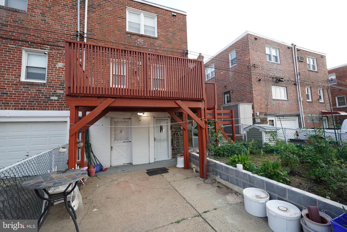 1121 Brighton St Property Photo 8