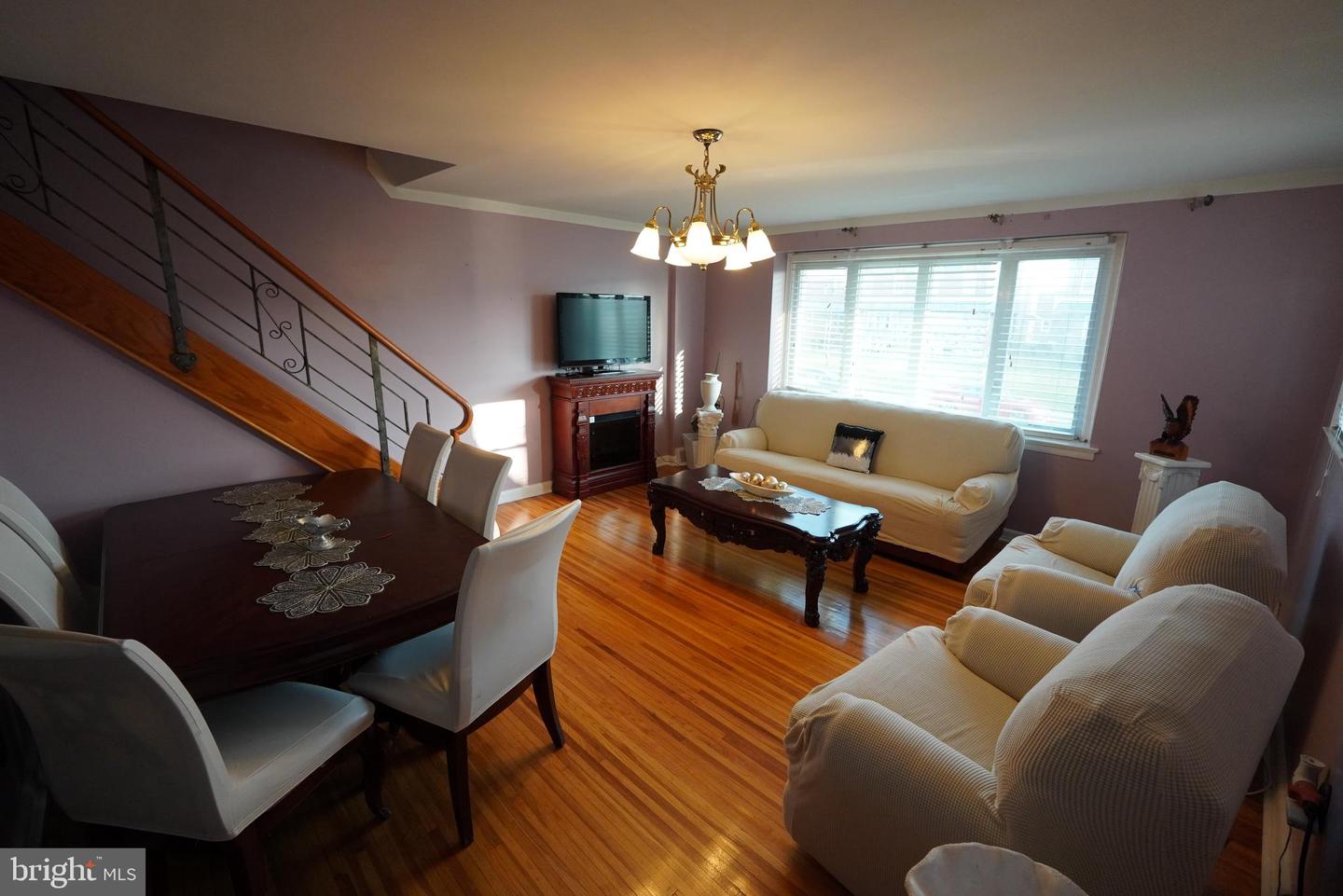 1121 Brighton St Property Photo 9