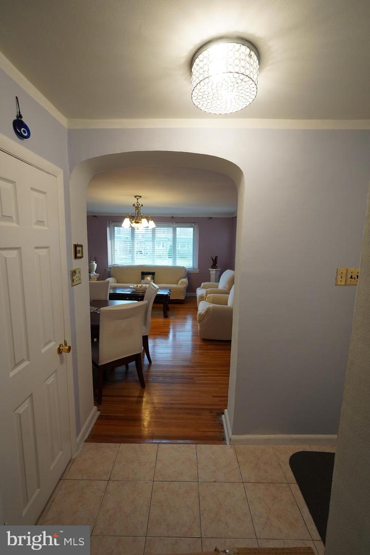 1121 Brighton St Property Photo 16