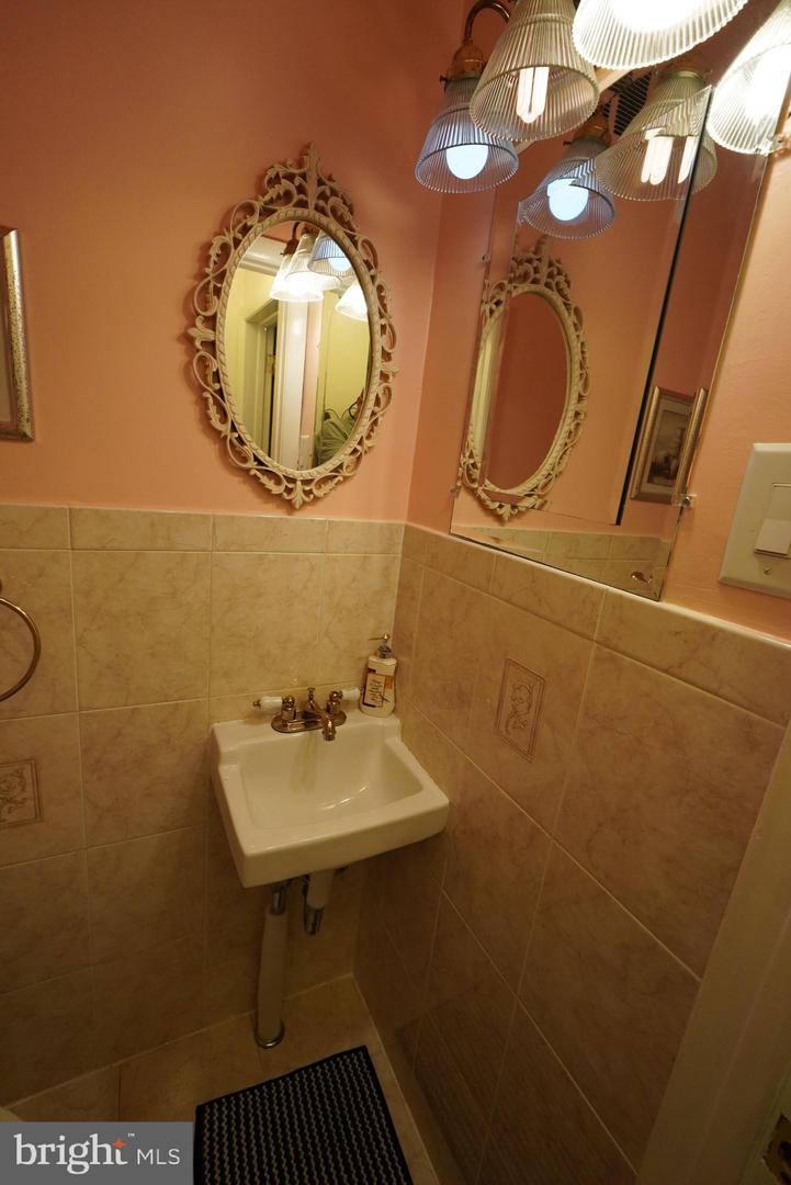 1121 Brighton St Property Photo 21