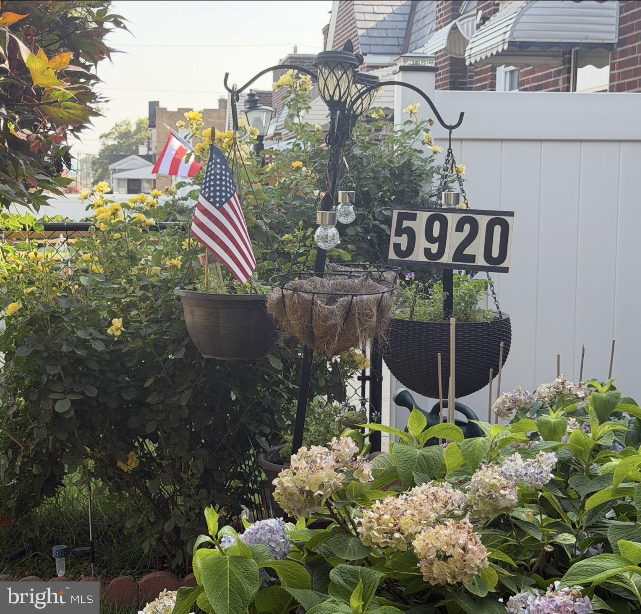 5920 Penn St Property Photo 1