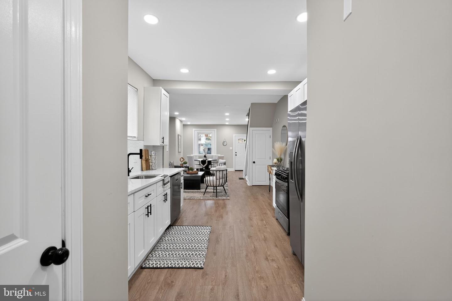 5055 Brown St Property Photo 11