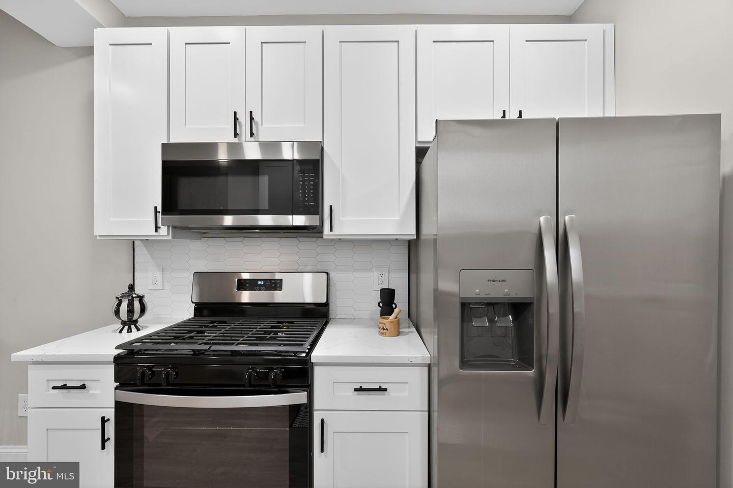 5055 Brown St Property Photo 16
