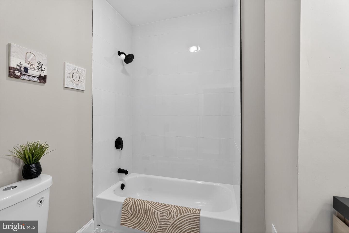 5055 Brown St Property Photo 21