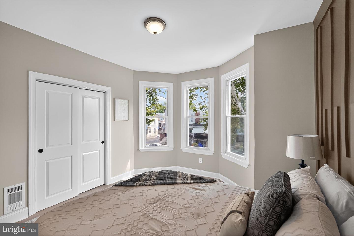 5055 Brown St Property Photo 23