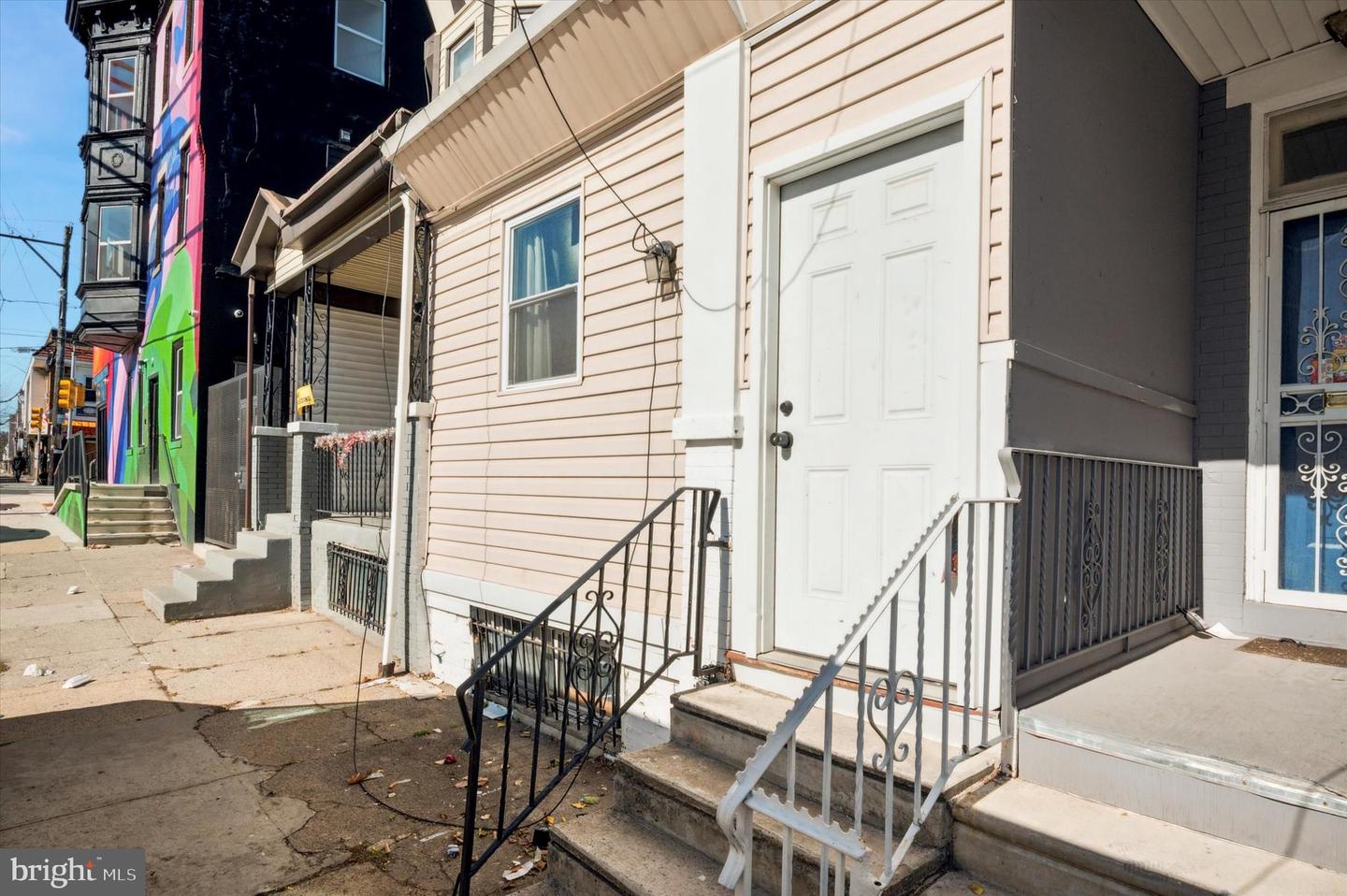 809 E Locust Ave Property Photo 1