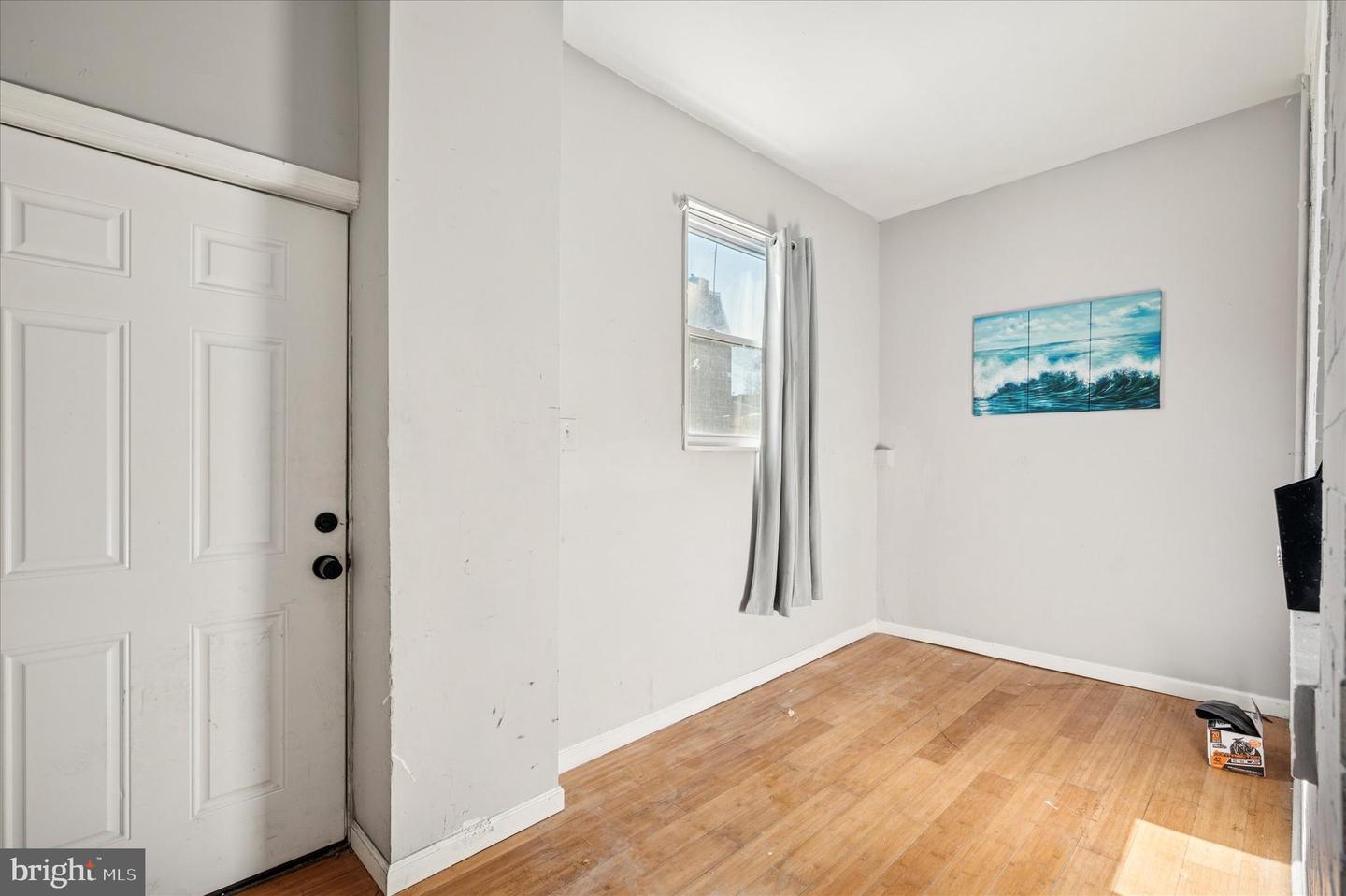 809 E Locust Ave Property Photo 3