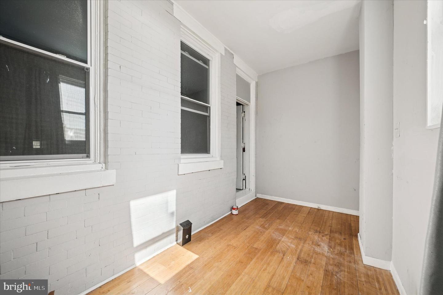 809 E Locust Ave Property Photo 5