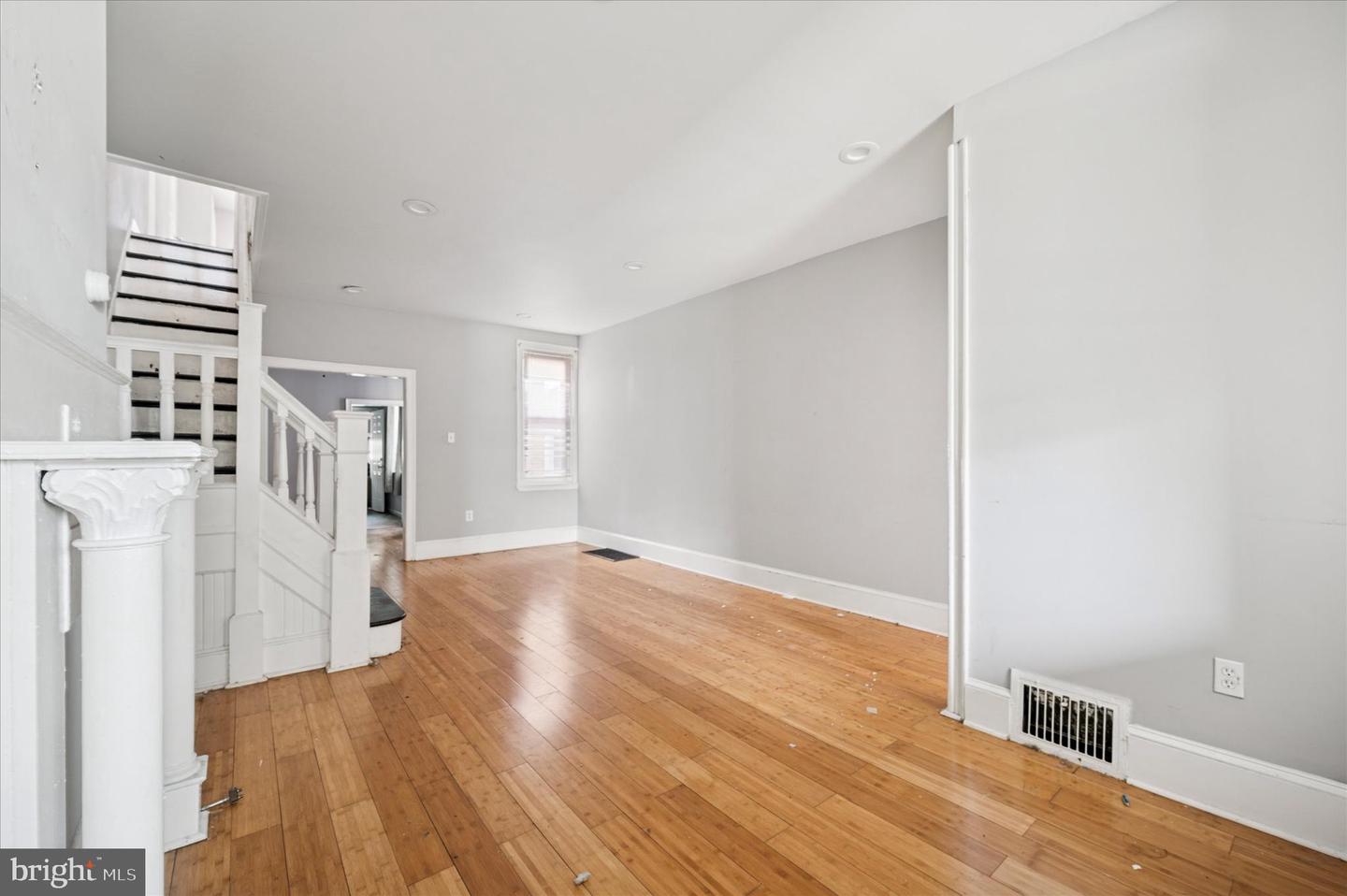 809 E Locust Ave Property Photo 10