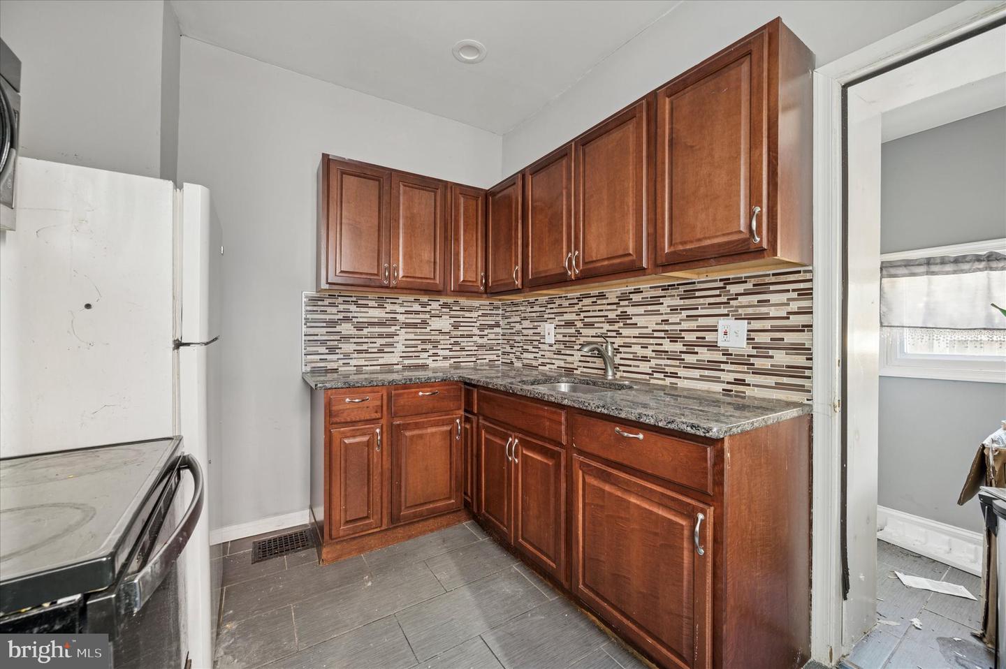 809 E Locust Ave Property Photo 16