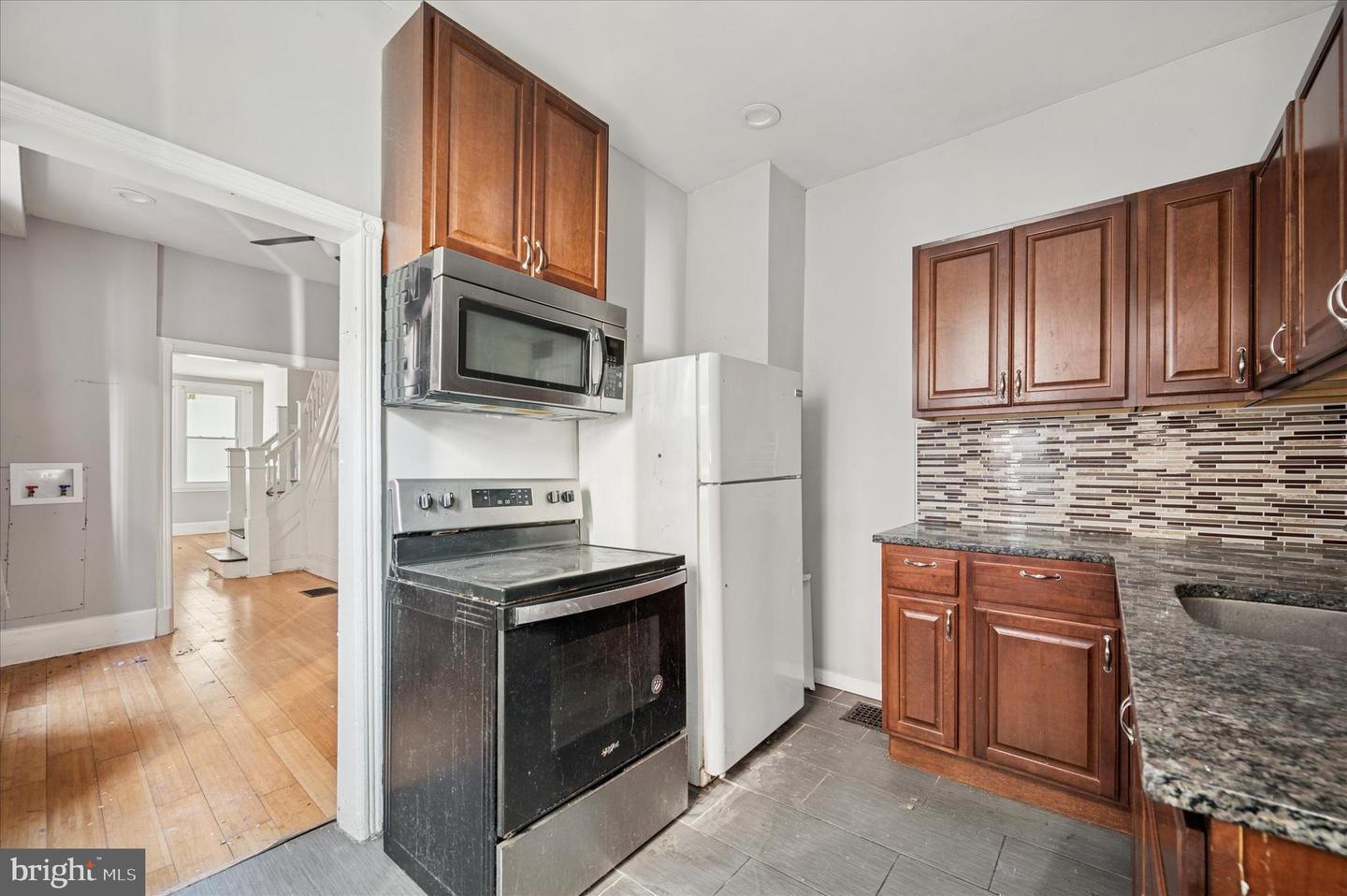 809 E Locust Ave Property Photo 17
