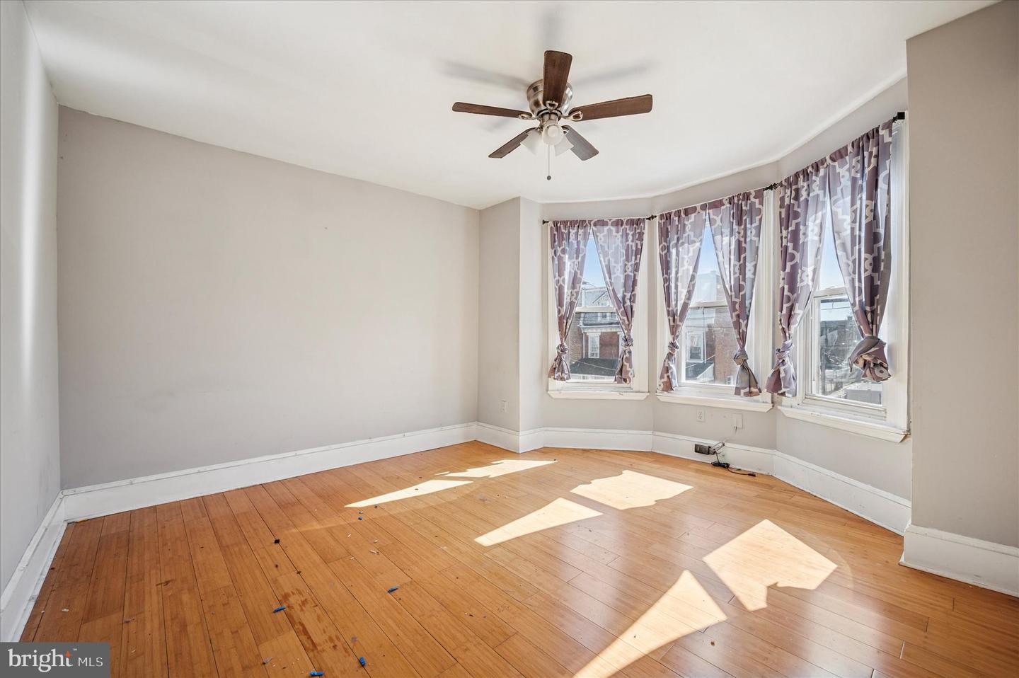 809 E Locust Ave Property Photo 22