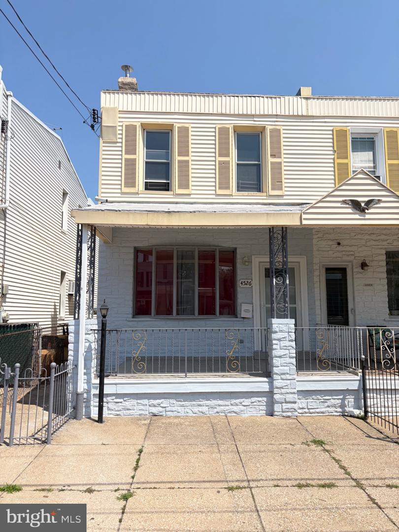 4526 E STILES ST Property Photo 1