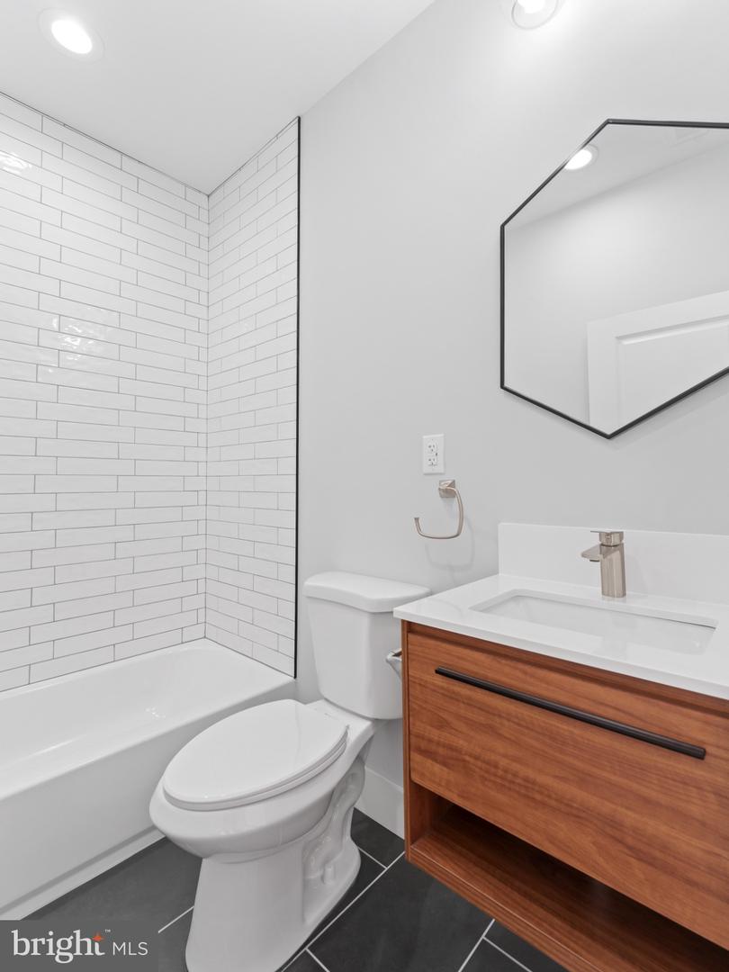 6442 Lansdowne Ave #3 Property Photo 8