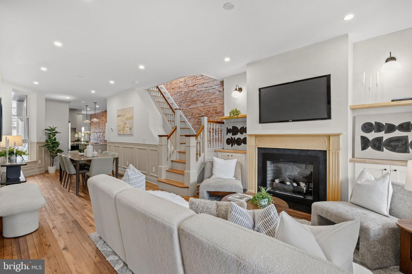 5131 CEDAR AVE