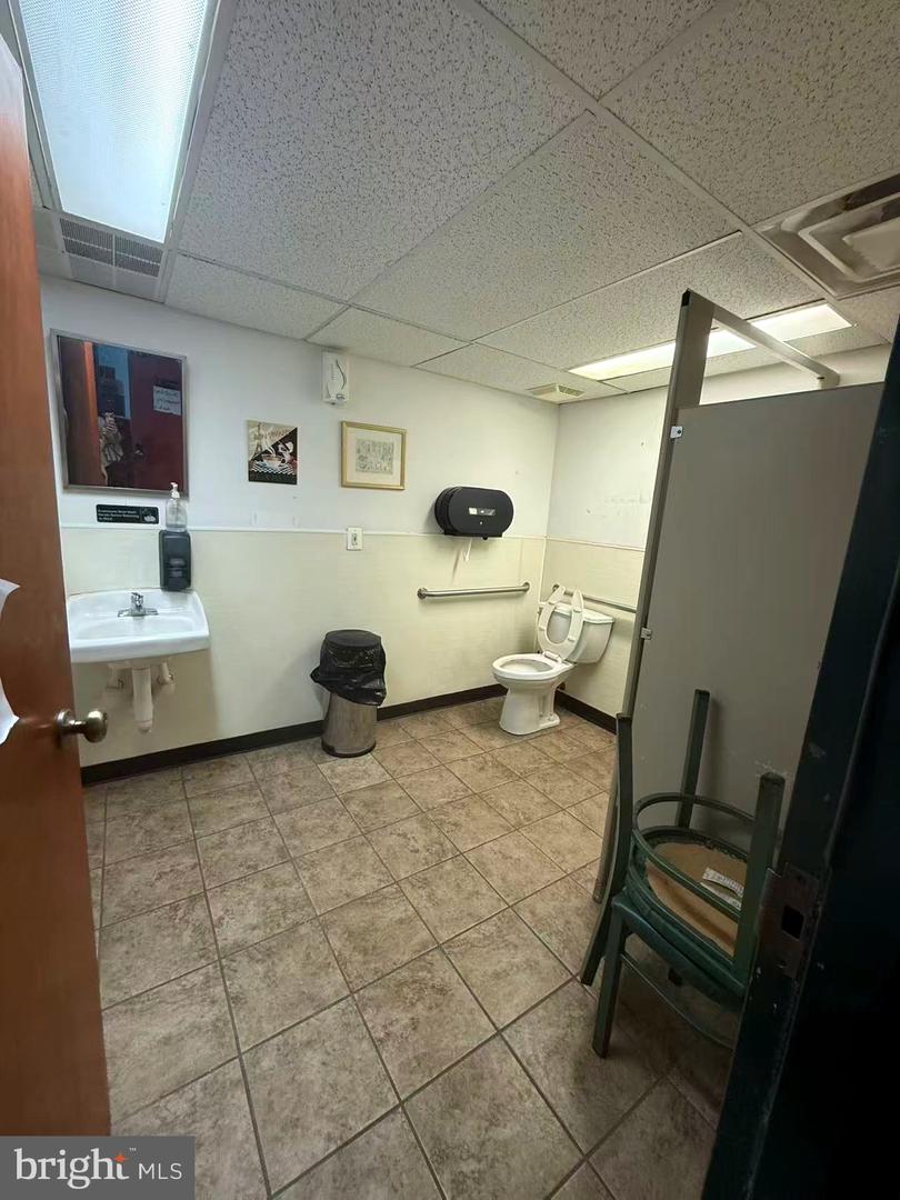 7360 Frankford Ave Property Photo 14