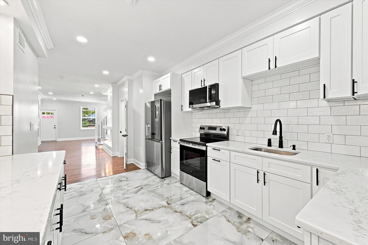 6047 Race St Property Photo 17