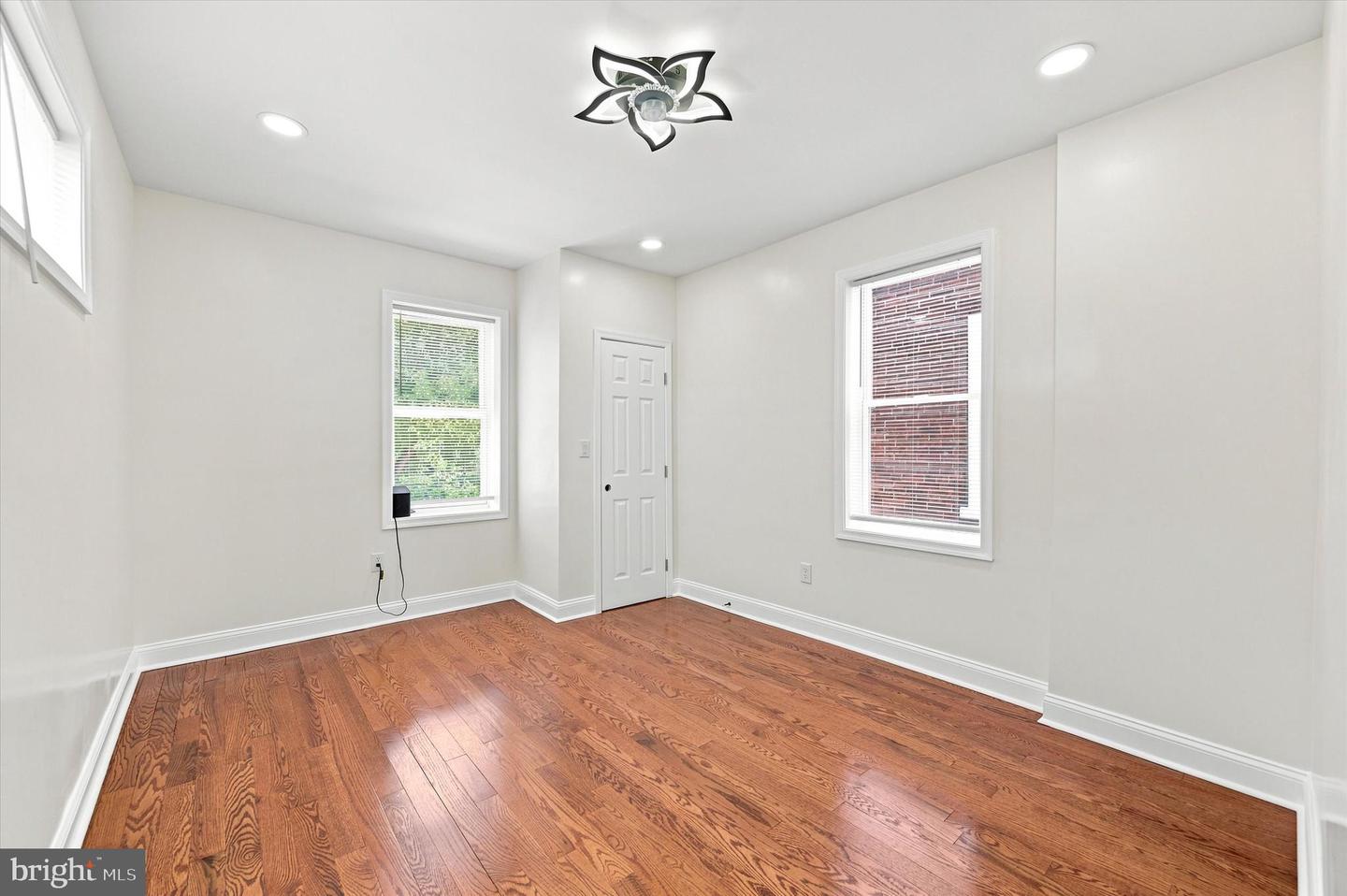 6047 Race St Property Photo 23