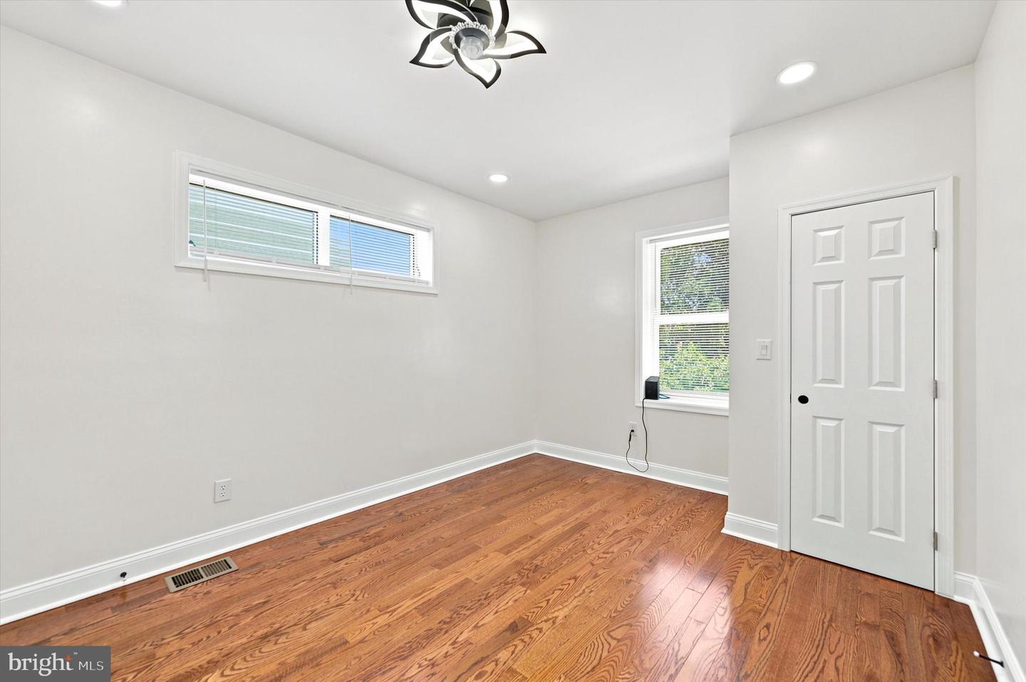 6047 Race St Property Photo 24