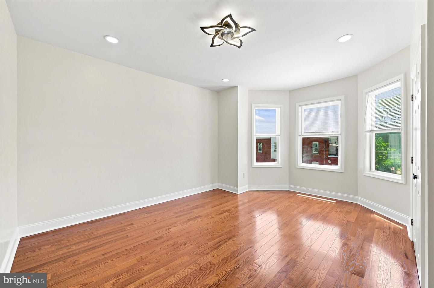 6047 Race St Property Photo 30