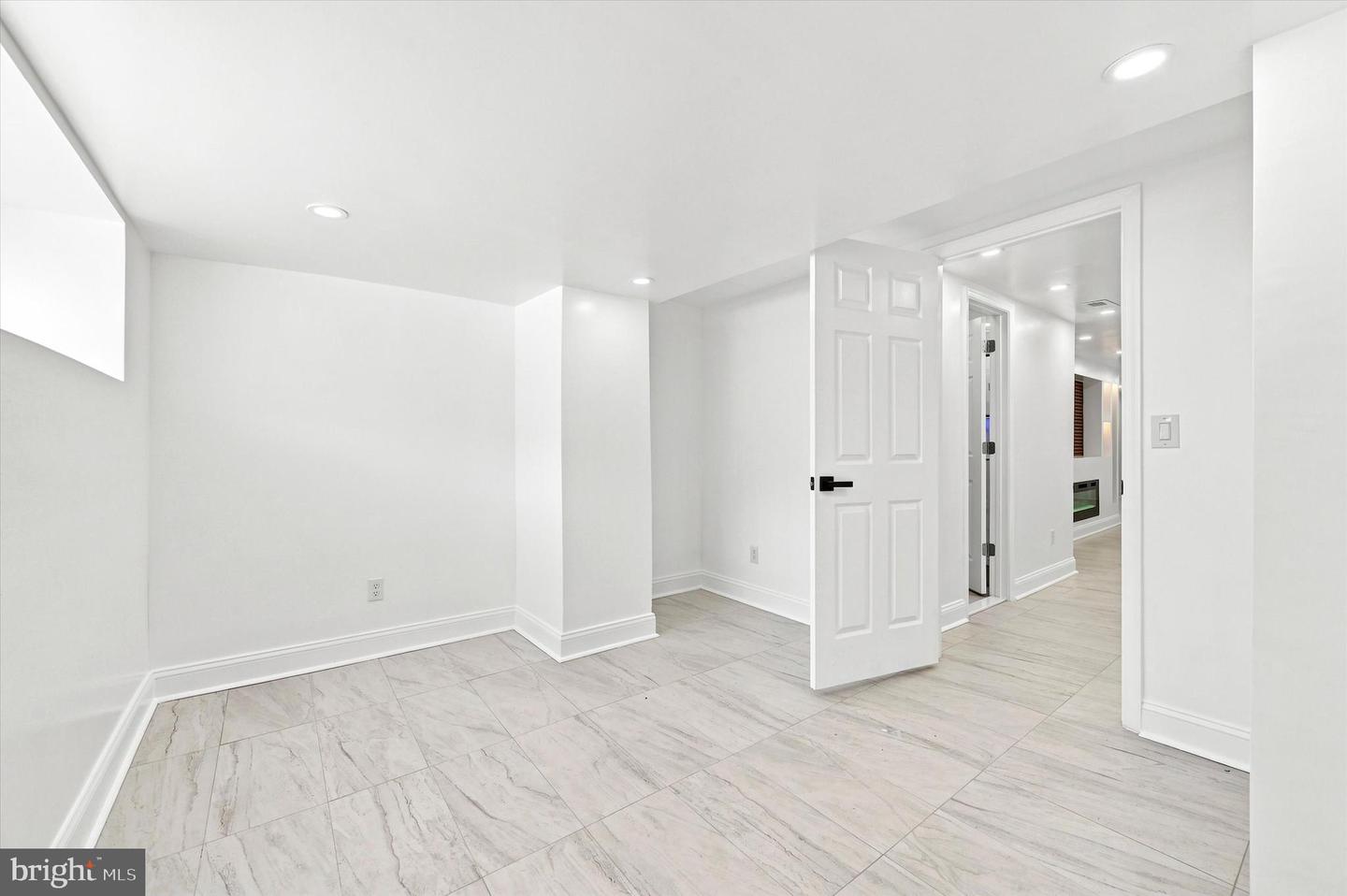 6047 Race St Property Photo 34