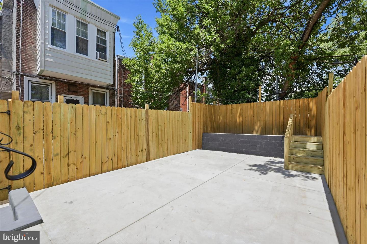 6047 Race St Property Photo 37