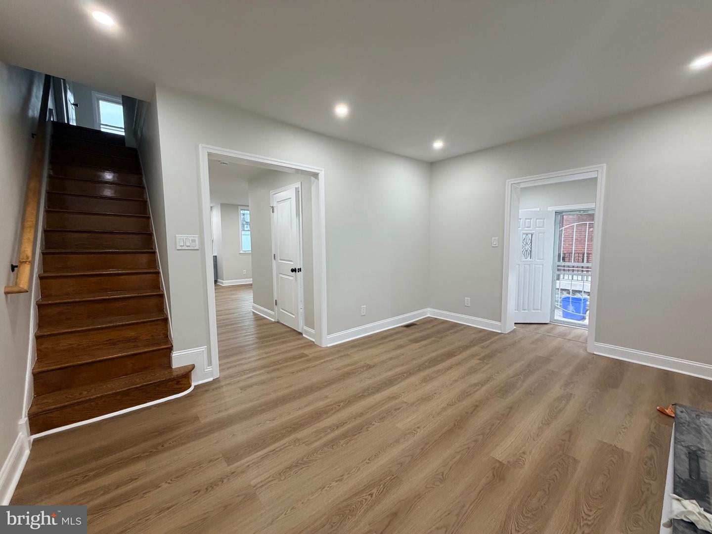 414 Acker St Property Photo 7