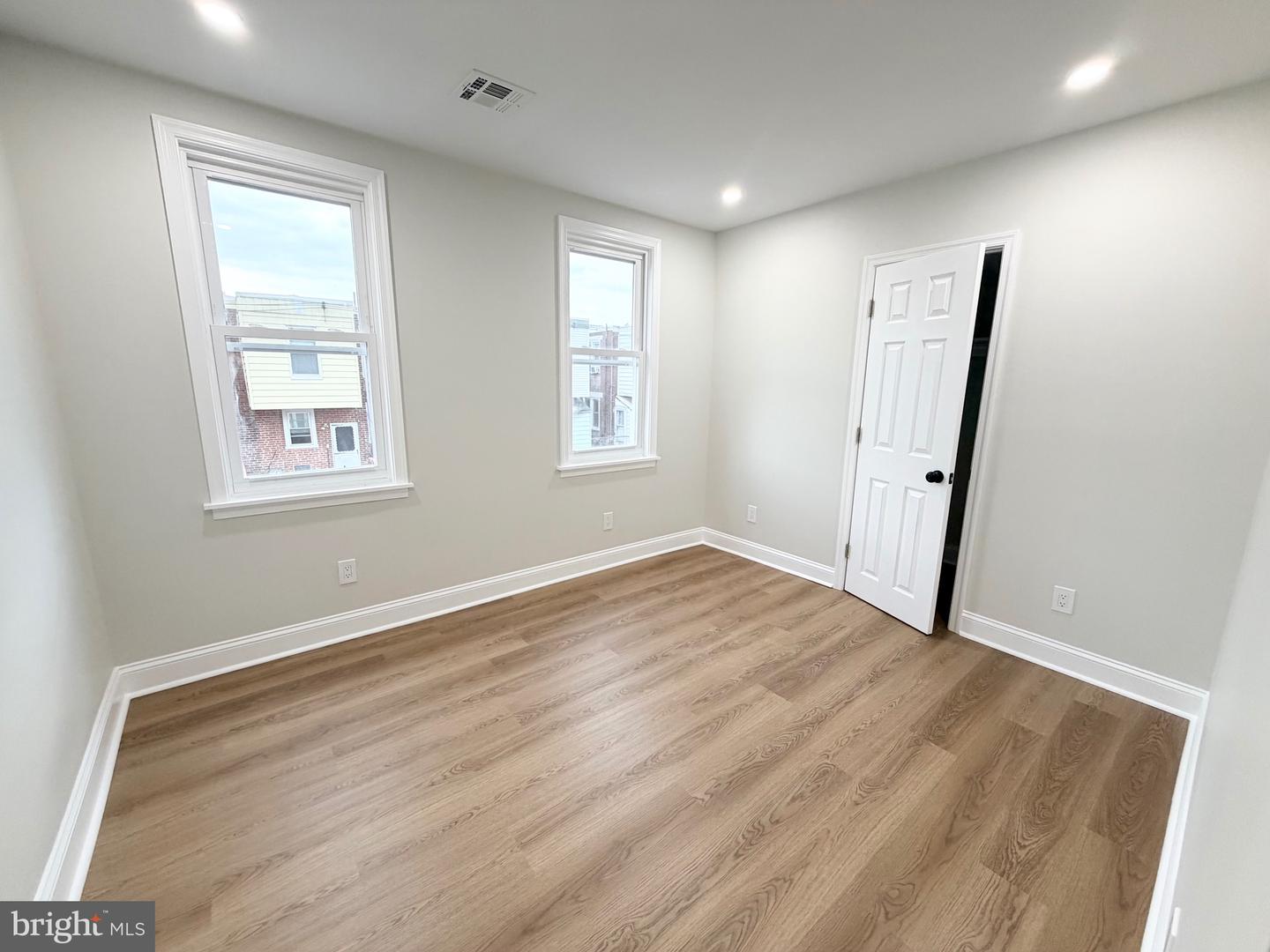 414 Acker St Property Photo 11