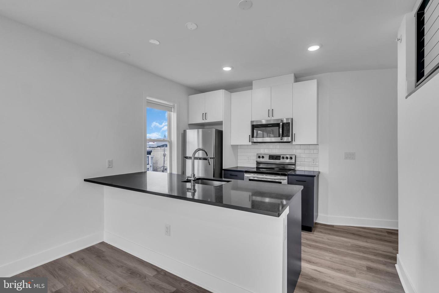 330 Cecil B Moore Ave #412 Property Photo 6