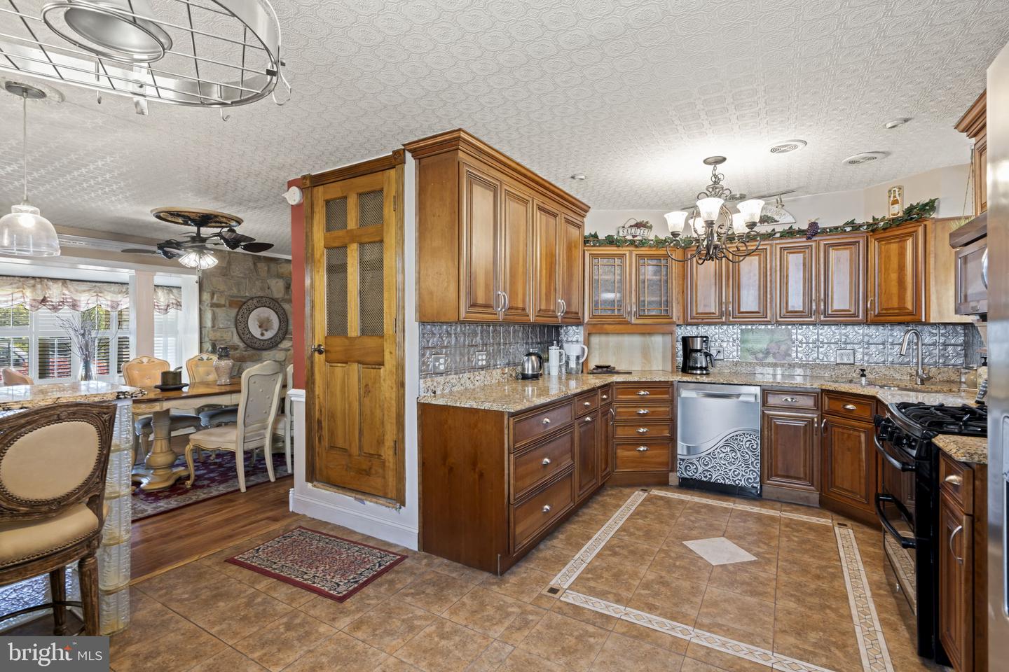 896 Pine Hill Rd Property Photo 1