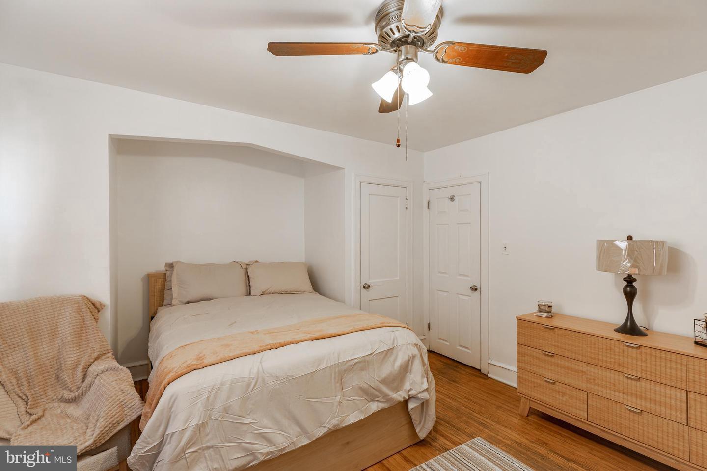 578 Rosalie St #a Property Photo 11